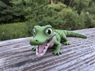 Flexi caiman articulated 3D printed crocodile toy in green